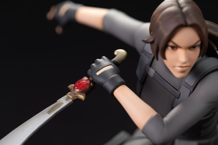 Tomb Raider: The Legend of Lara Croft Statue