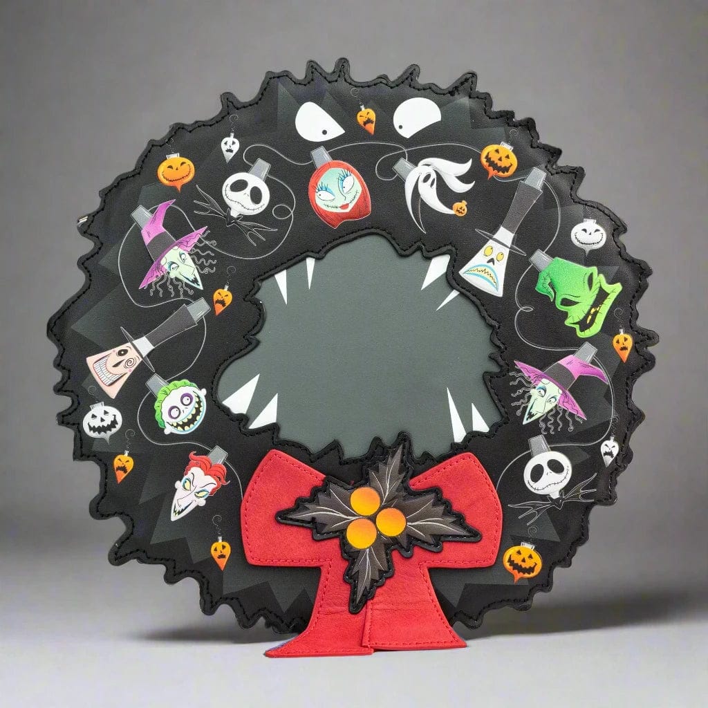 【Loungefly】ナイトメア クリスマス リース型 クロスボディ Loungefly Disney Nightmare Before Christmas Figural Wreath