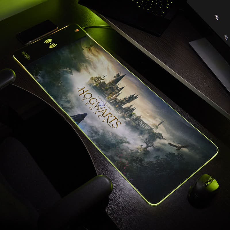 Hogwarts Legacy - Oversize Gaming Mat & Mobile Charger