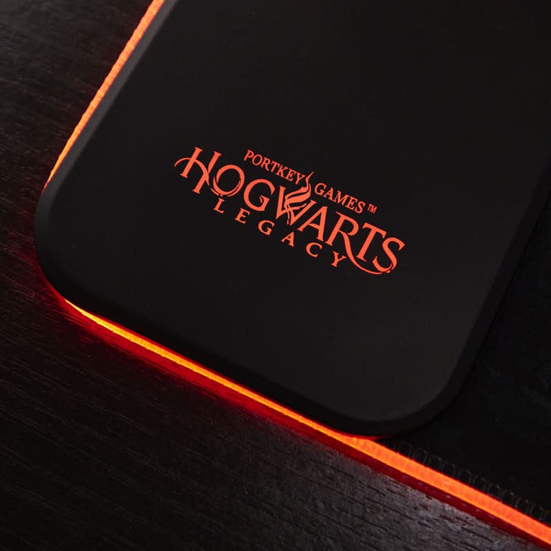 Hogwarts Legacy - Oversize Gaming Mat & Mobile Charger
