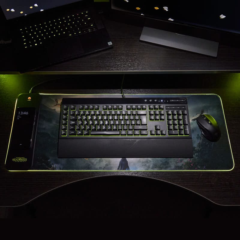 Hogwarts Legacy - Oversize Gaming Mat & Mobile Charger
