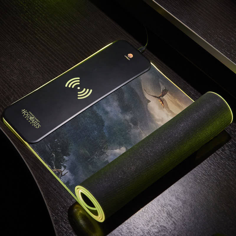 Hogwarts Legacy - Oversize Gaming Mat & Mobile Charger