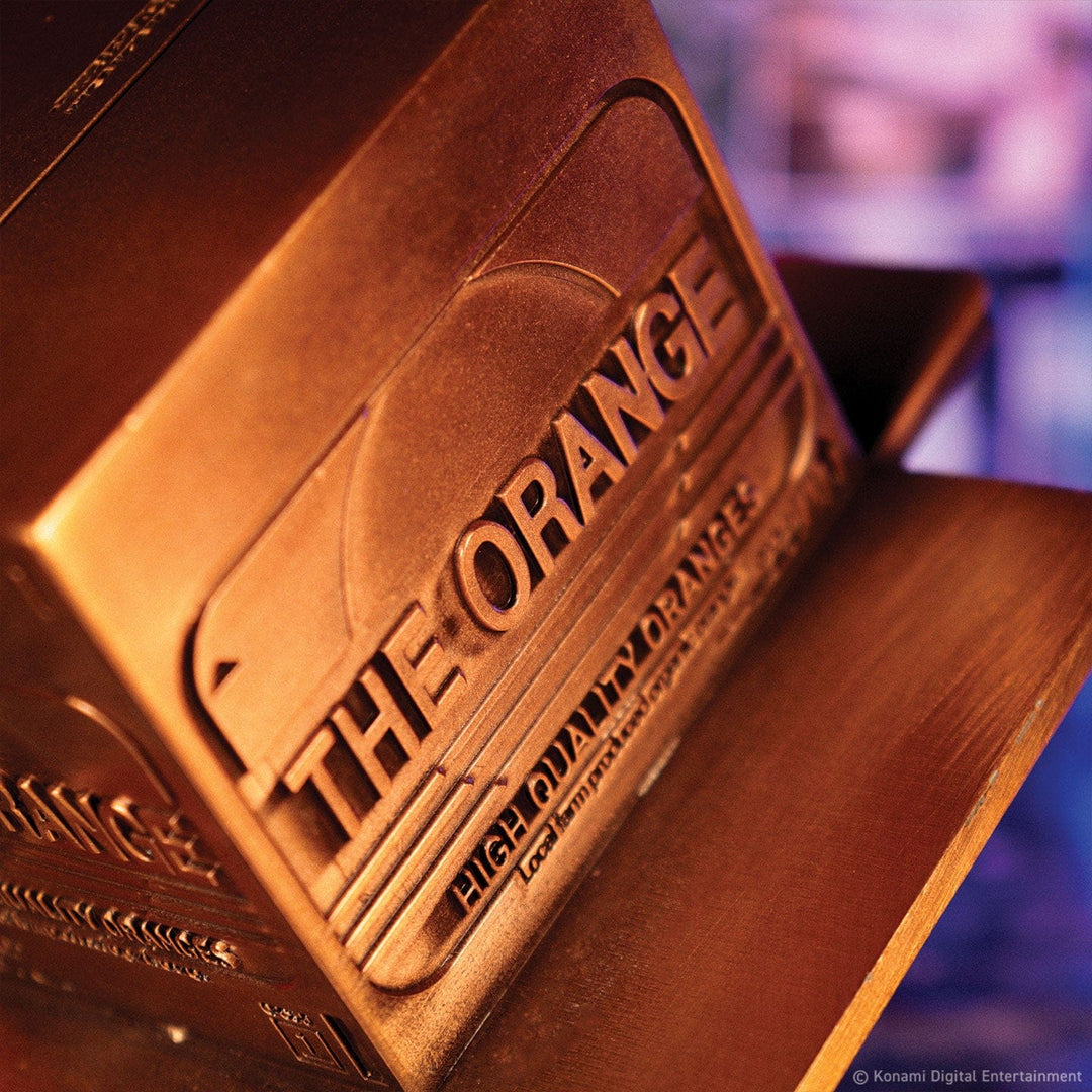 Metal Gear Solid 2: Replica Antique Gold Plated Cardboard Box