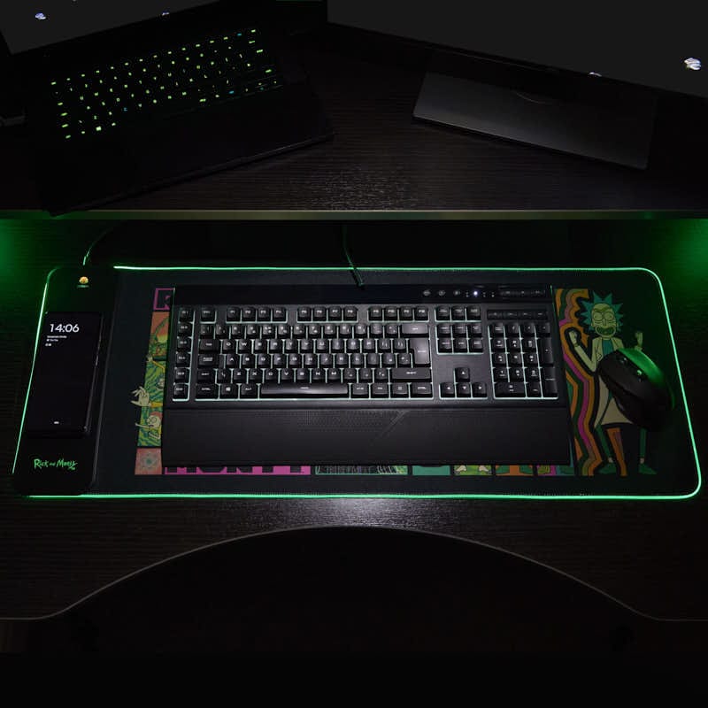Rick and Morty - Oversize Gaming Mat & Mobile Charger