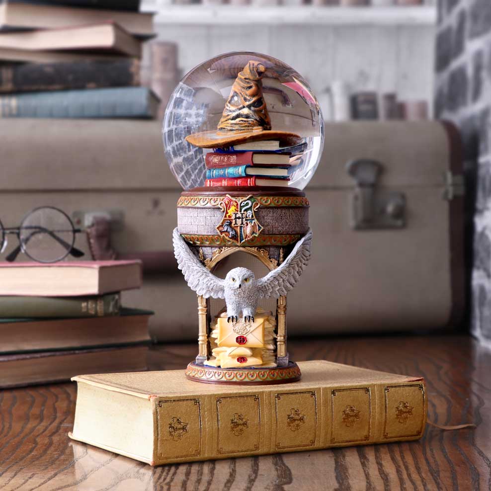 Harry Potter - First Day at Hogwarts Snow Globe