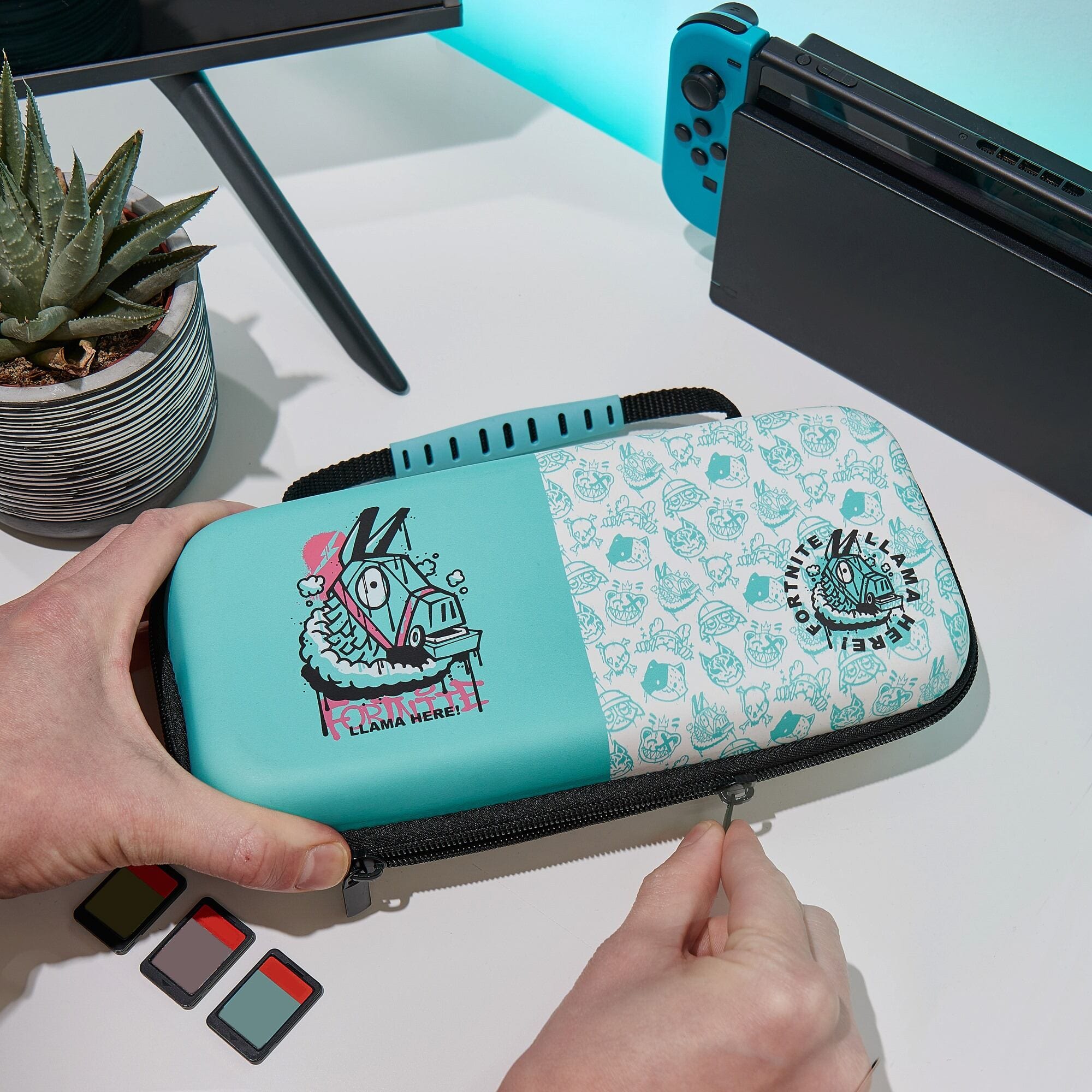 Nintendo switch case fortnite hotsell