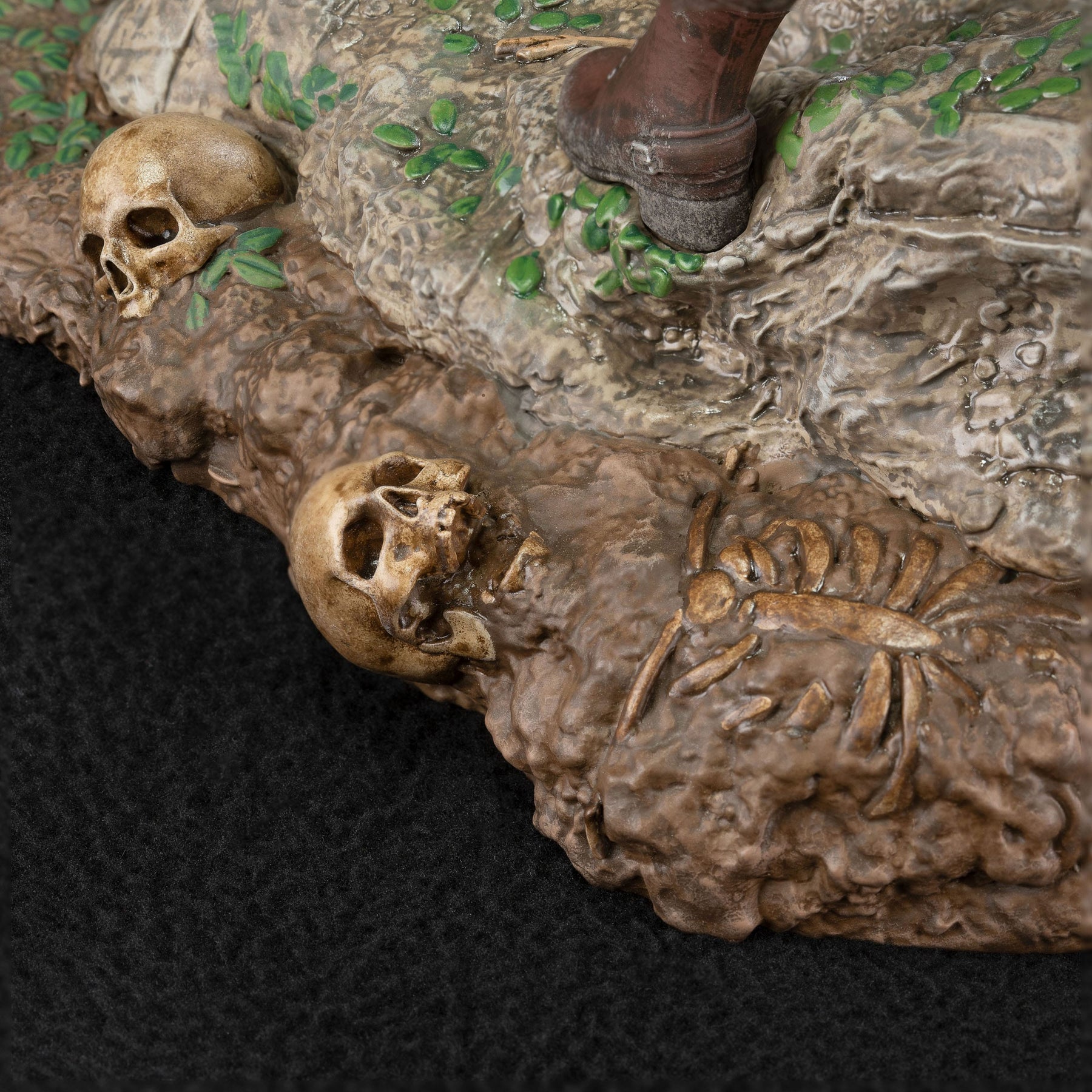 Tomb Raider PVC Statue Lara Croft Survivor Era 33 cm Just Geek