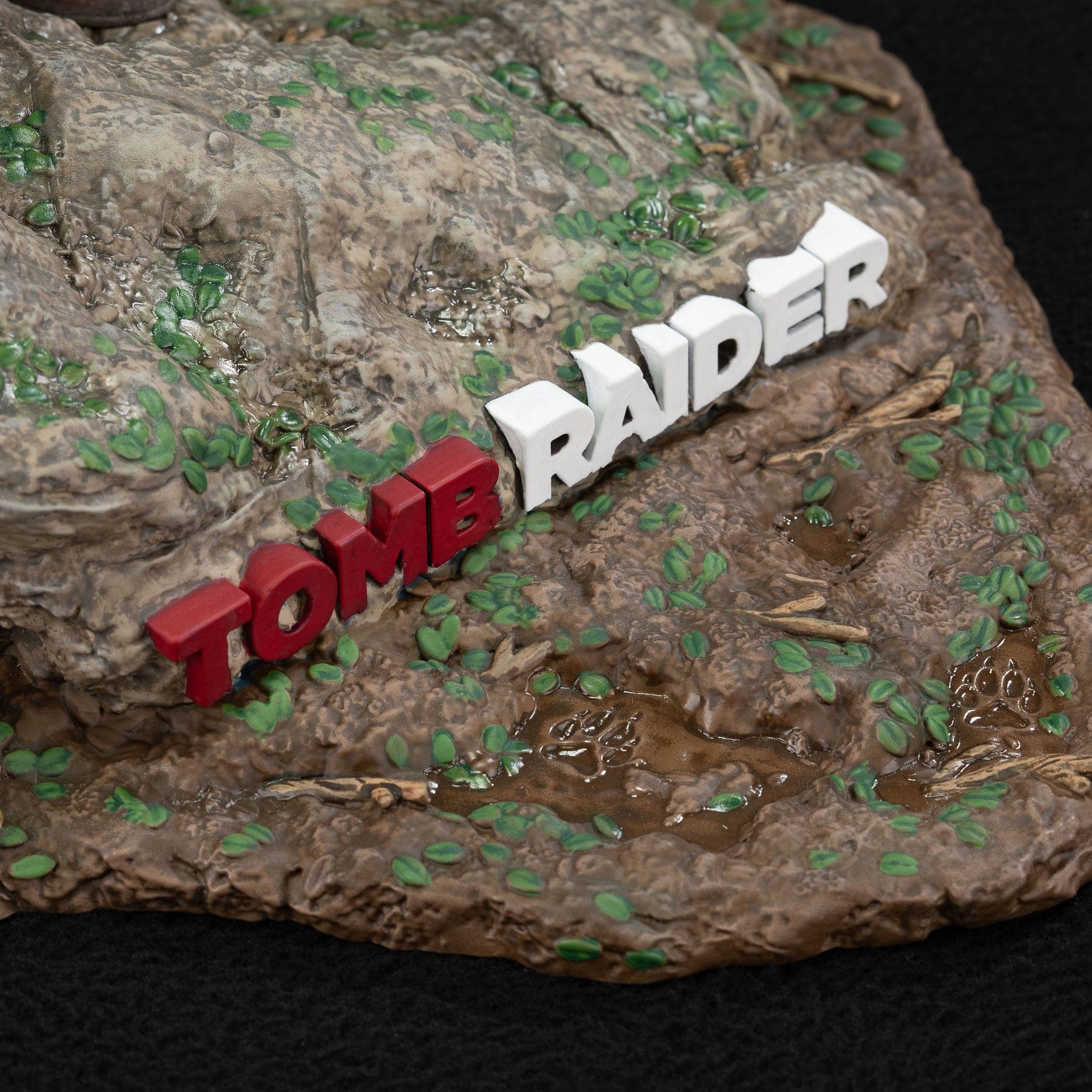 Tomb Raider PVC Statue Lara Croft Survivor Era 33 cm Just Geek