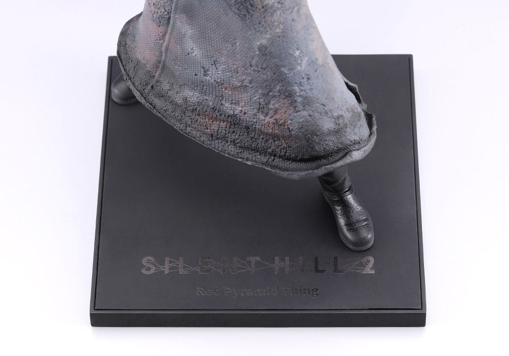 Silent Hill 2 : Oshi Works - Red Pyramid Thing Statue