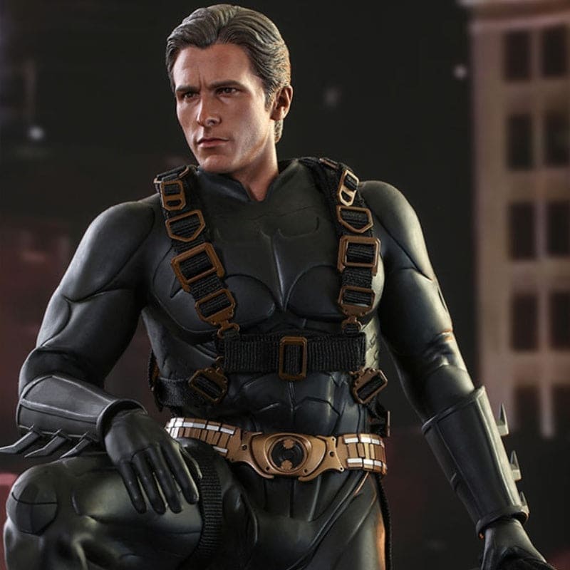 Official Hot Toys DC Comics Batman Begins Batman 1:6 Scale Figure