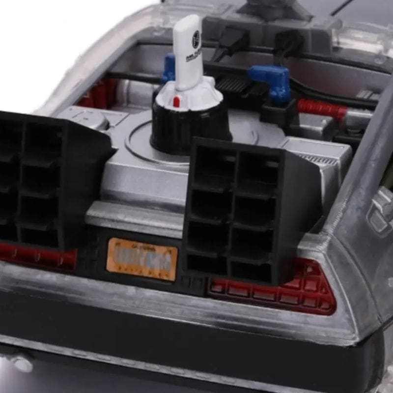 Official Back To The Future III 1:24 Scale Delorean Time Machine