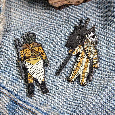 One Size Pin Kings Star Wars Enamel Pin Badge Set 1.29 – Logray (Ewok Medicine Man) and Klaatu