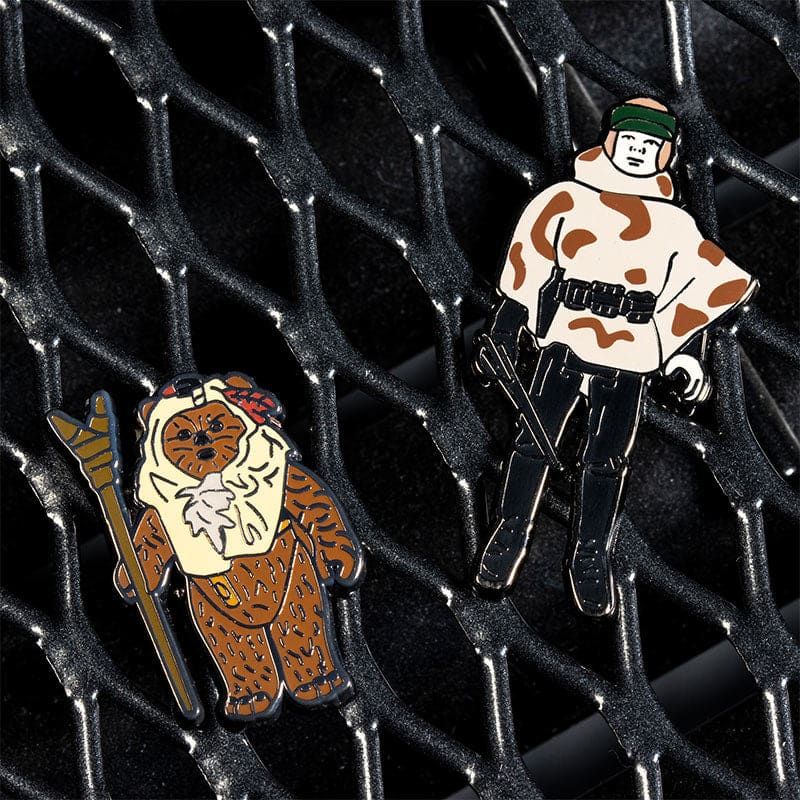 One Size Pin Kings Star Wars Enamel Pin Badge Set 1.41 – Paploo and Luke Skywalker (in Battle Poncho)