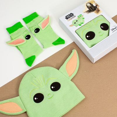 One Size Official Star Wars The Mandalorian The Child / Baby Yoda Gift Set (Beanie + Socks)